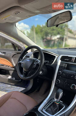 Седан Ford Fusion 2015 в 