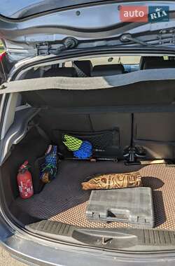 Хэтчбек Ford Fusion 2005 в Буске