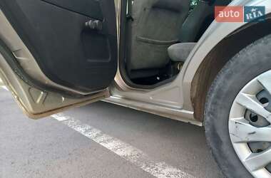 Хетчбек Ford Fusion 2003 в 