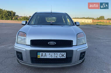 Хэтчбек Ford Fusion 2011 в 