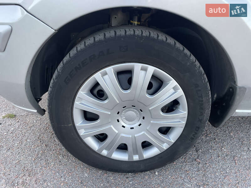 Хэтчбек Ford Fusion 2011 в Прилуках