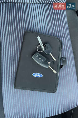 Хэтчбек Ford Fusion 2011 в 