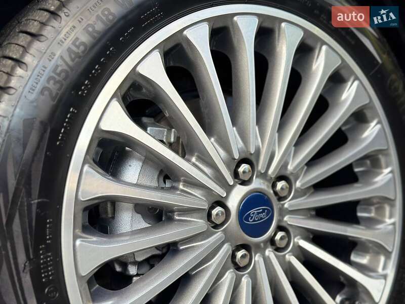 Седан Ford Fusion 2014 в Славянске