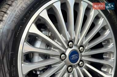Седан Ford Fusion 2014 в 