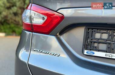 Седан Ford Fusion 2014 в 