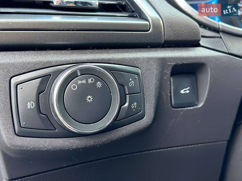 Седан Ford Fusion 2014 в Славянске