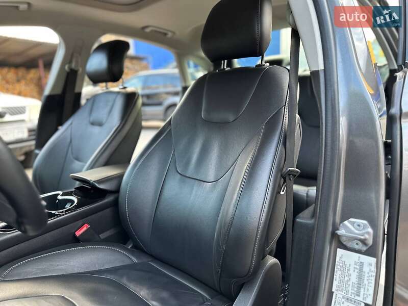 Седан Ford Fusion 2014 в Славянске