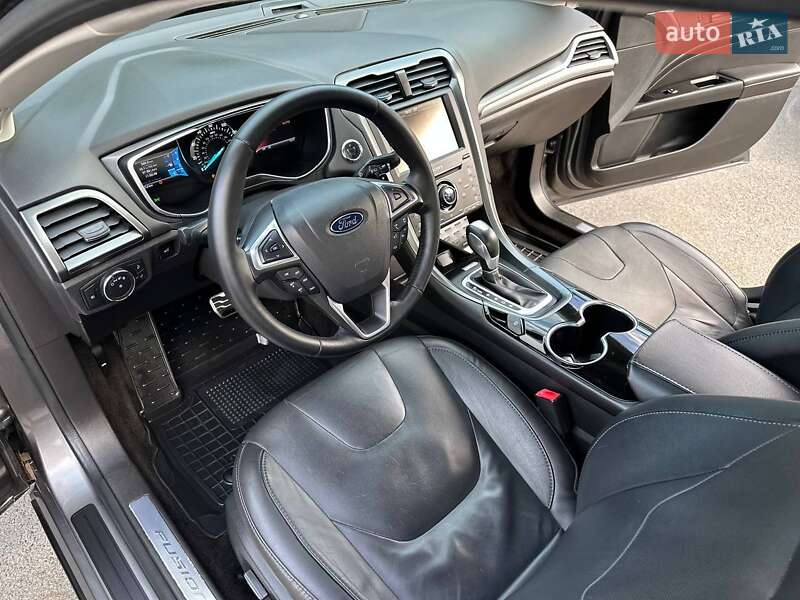 Седан Ford Fusion 2014 в Славянске