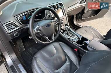 Седан Ford Fusion 2014 в 