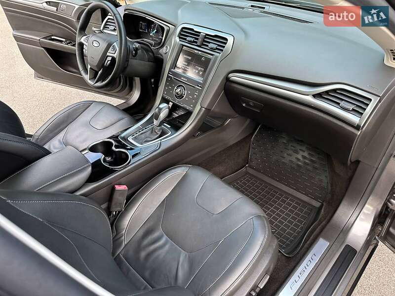 Седан Ford Fusion 2014 в Славянске