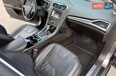 Седан Ford Fusion 2014 в 