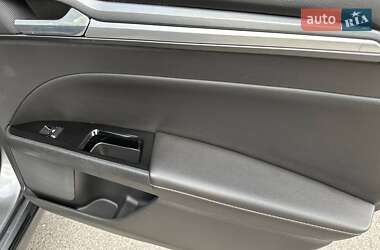 Седан Ford Fusion 2014 в 