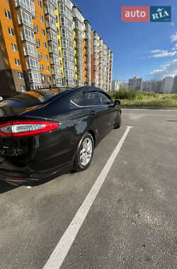 Седан Ford Fusion 2013 в 