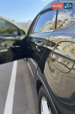 Седан Ford Fusion 2013 в 
