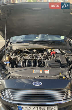 Седан Ford Fusion 2013 в 