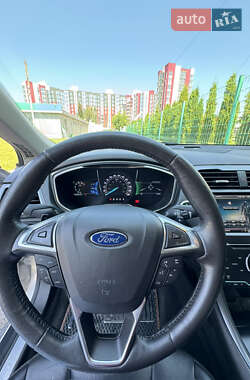 Седан Ford Fusion 2014 в 