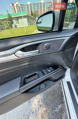 Седан Ford Fusion 2014 в 