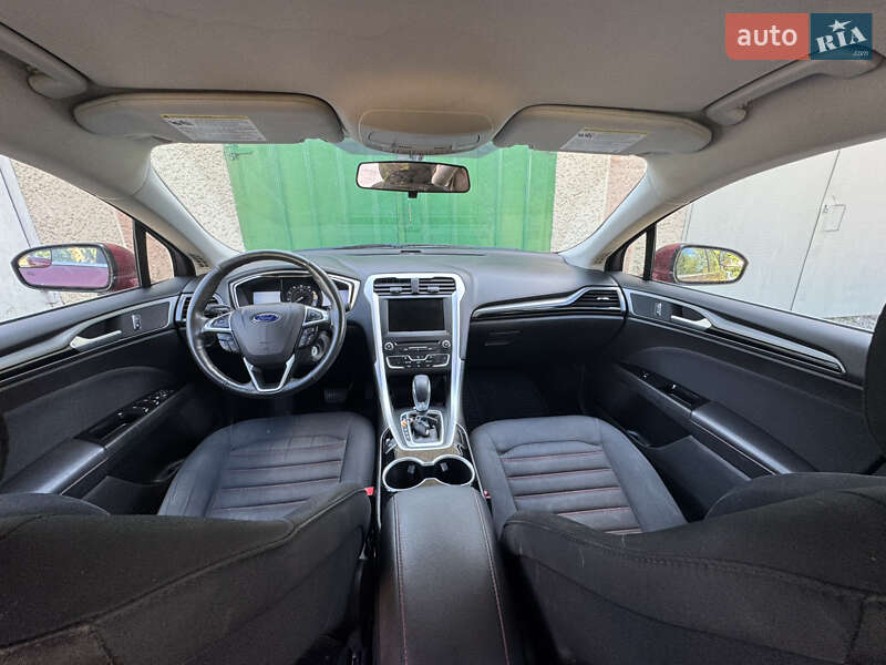 Седан Ford Fusion 2015 в Волочиске