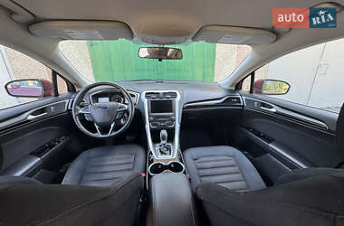 Седан Ford Fusion 2015 в 
