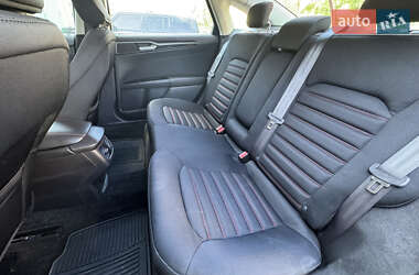 Седан Ford Fusion 2015 в 