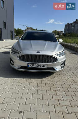 Седан Ford Fusion 2019 в Калуші