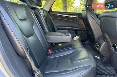 Седан Ford Fusion 2019 в 