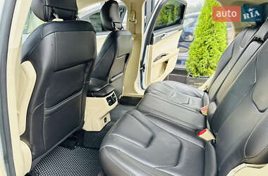 Седан Ford Fusion 2013 в 