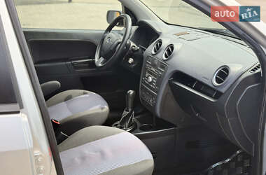 Хэтчбек Ford Fusion 2008 в 