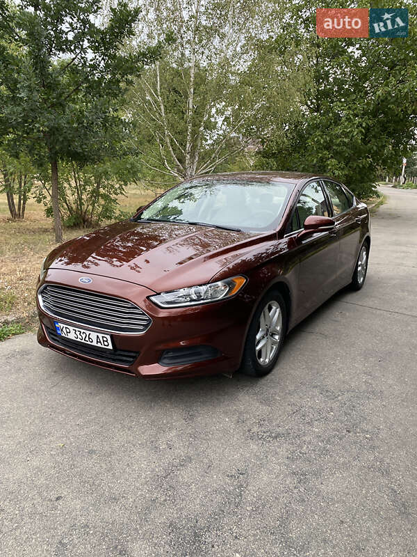 Седан Ford Fusion 2016 в 
