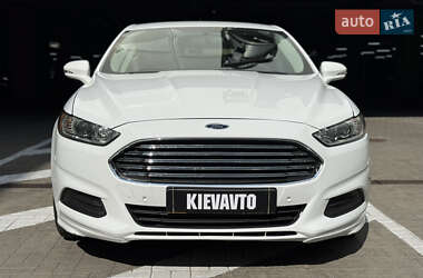 Седан Ford Fusion 2013 в 