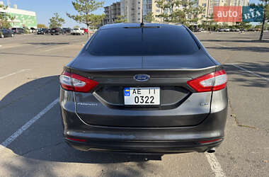 Седан Ford Fusion 2014 в 