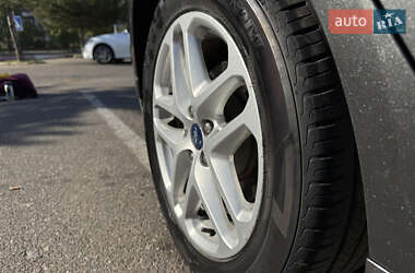 Седан Ford Fusion 2014 в 