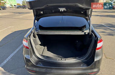 Седан Ford Fusion 2014 в 