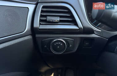 Седан Ford Fusion 2014 в 