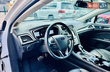 Седан Ford Fusion 2013 в 