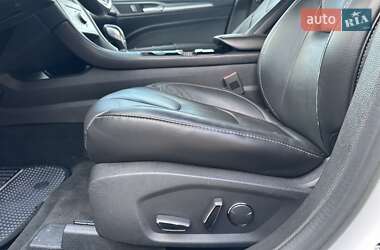 Седан Ford Fusion 2013 в 
