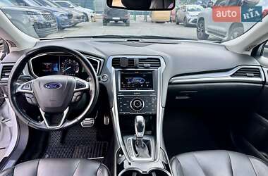 Седан Ford Fusion 2013 в 