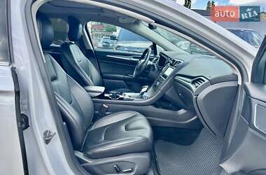 Седан Ford Fusion 2013 в 