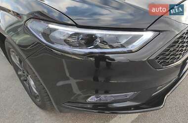 Седан Ford Fusion 2017 в 