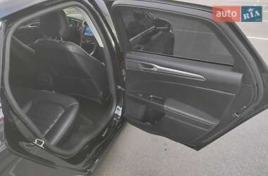 Седан Ford Fusion 2017 в 