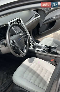 Седан Ford Fusion 2013 в 