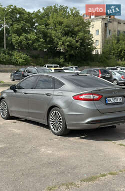 Седан Ford Fusion 2013 в 