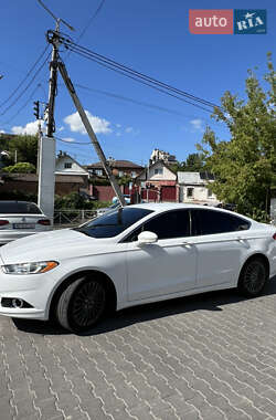 Седан Ford Fusion 2013 в 