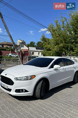 Седан Ford Fusion 2013 в 