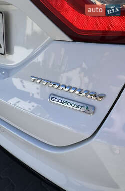 Седан Ford Fusion 2013 в 