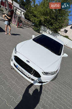 Седан Ford Fusion 2013 в 