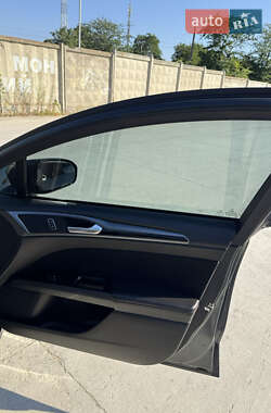 Седан Ford Fusion 2015 в 