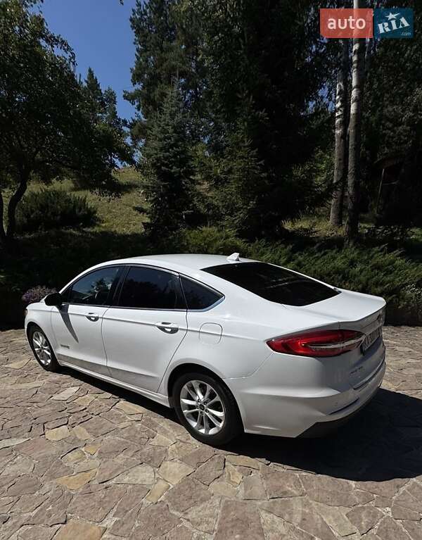 Седан Ford Fusion 2019 в Киеве