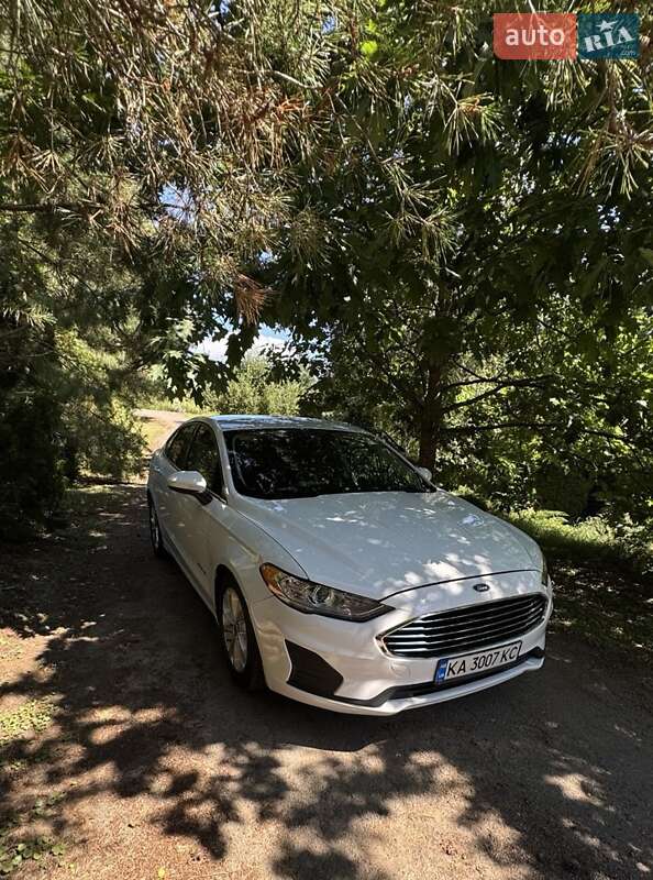 Седан Ford Fusion 2019 в Киеве