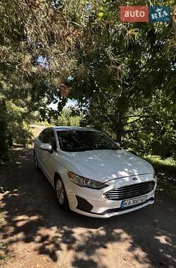 Седан Ford Fusion 2019 в 